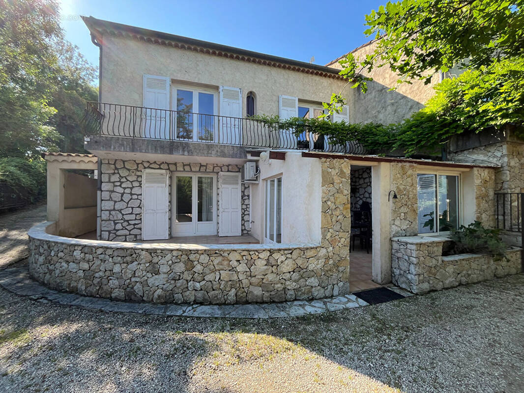 Appartement à LA COLLE-SUR-LOUP