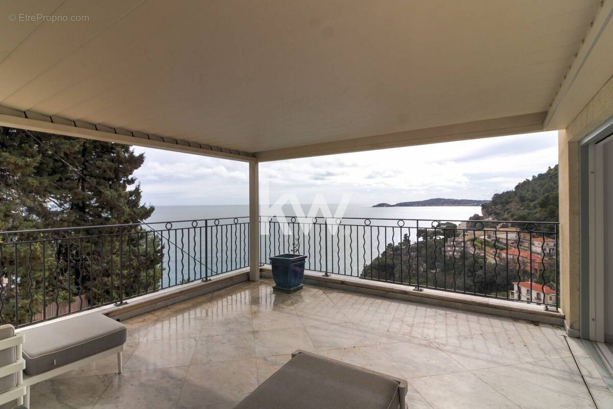 Appartement à EZE