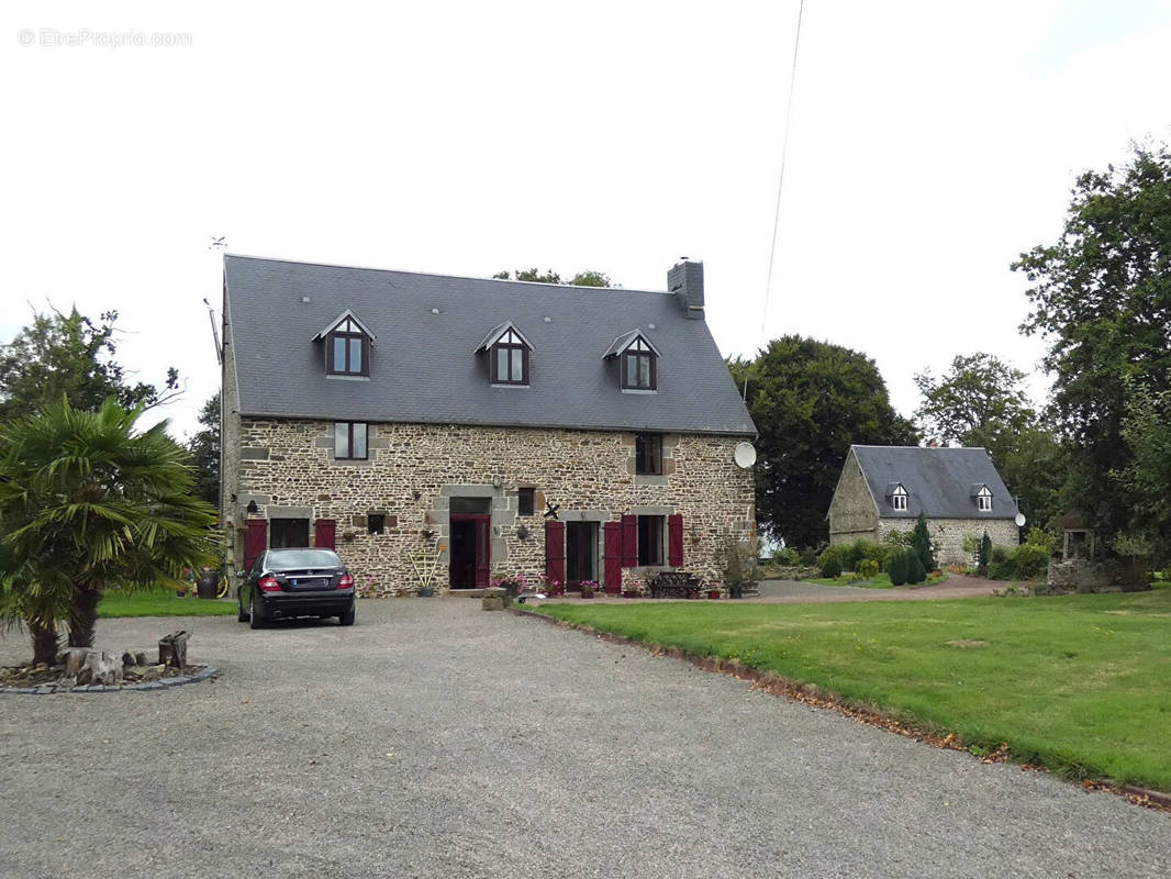 Maison à SAINT-QUENTIN-LES-CHARDONNETS