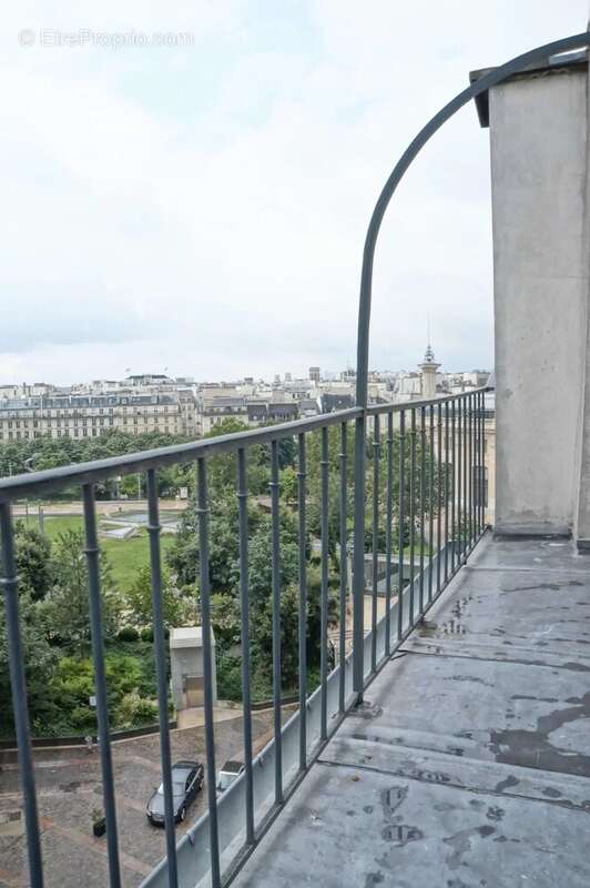 Appartement à PARIS-1E