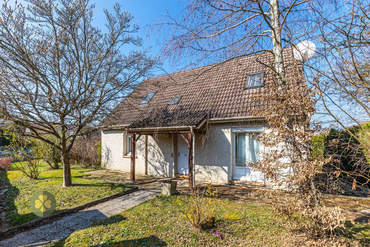 Maison à LA QUEUE-LES-YVELINES