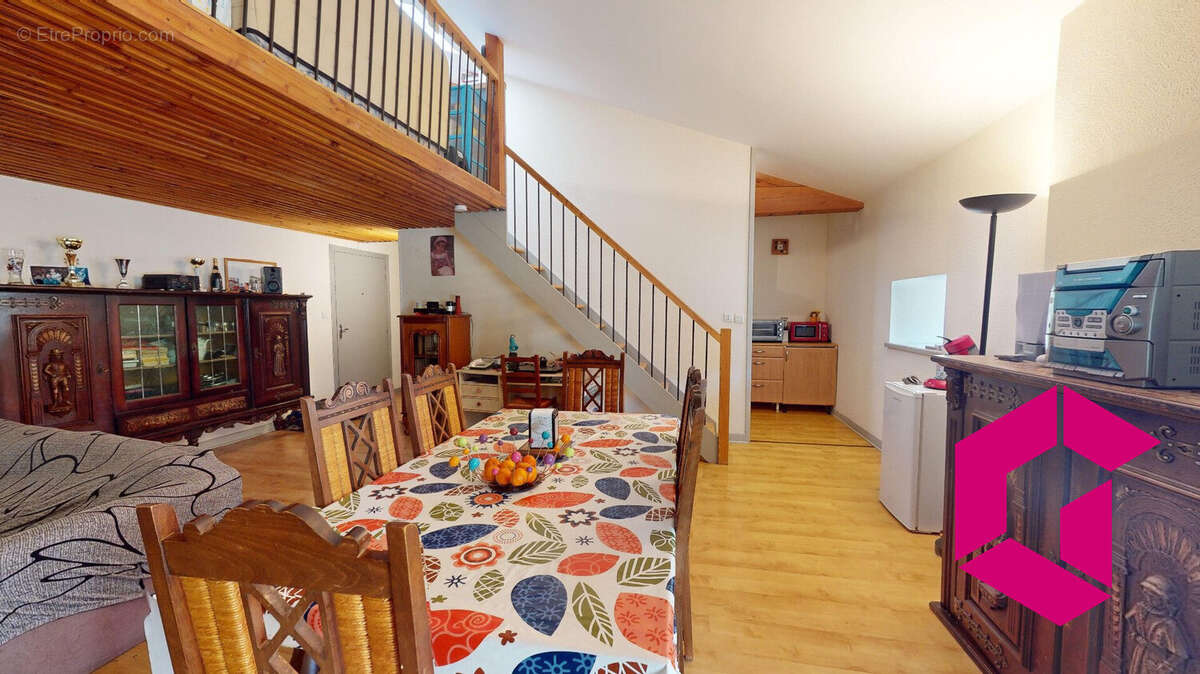 Appartement à LA SEAUVE-SUR-SEMENE