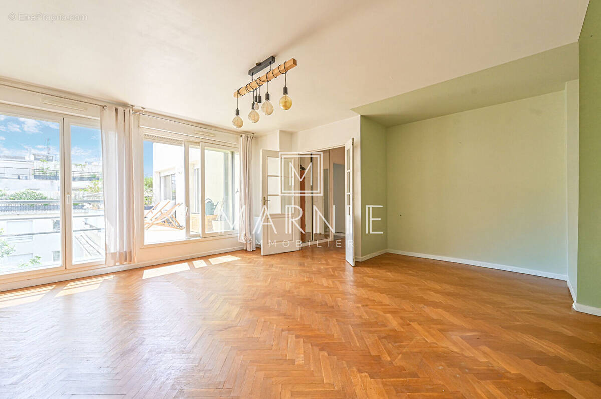 Appartement à PARIS-15E