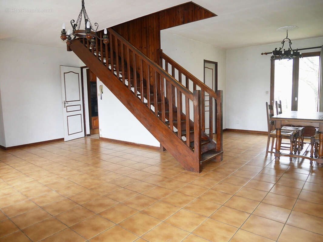 Maison à LEOGNAN