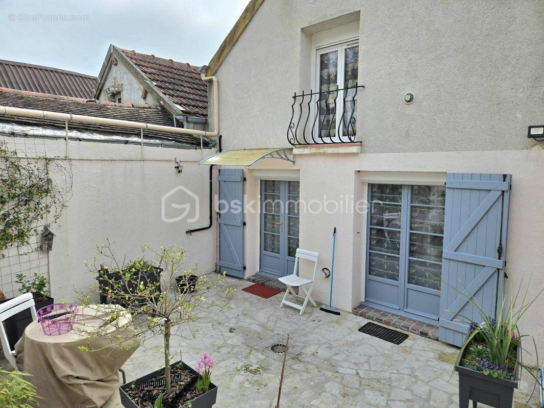 Maison à DONNEMARIE-DONTILLY