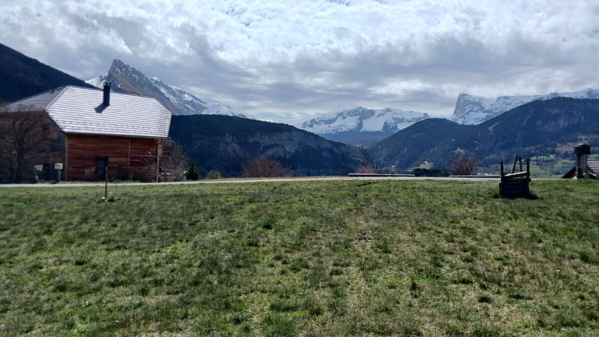 Terrain à SAINT-ETIENNE-EN-DEVOLUY