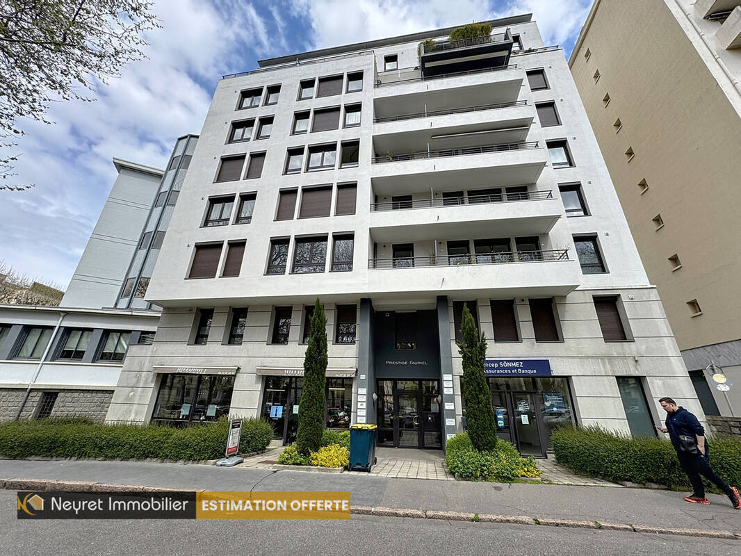 Appartement à SAINT-ETIENNE