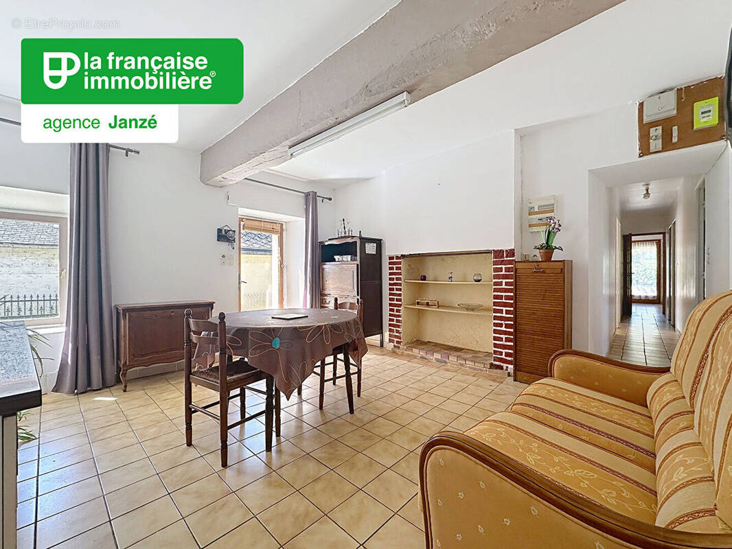Maison à JANZE