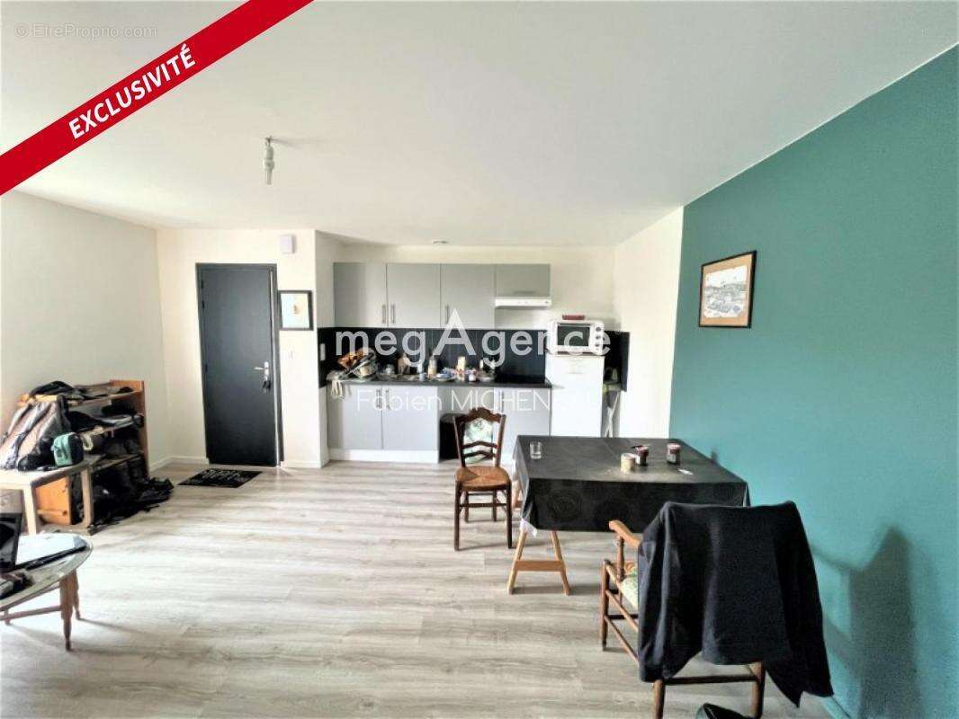 Appartement à CHAMPDENIERS-SAINT-DENIS
