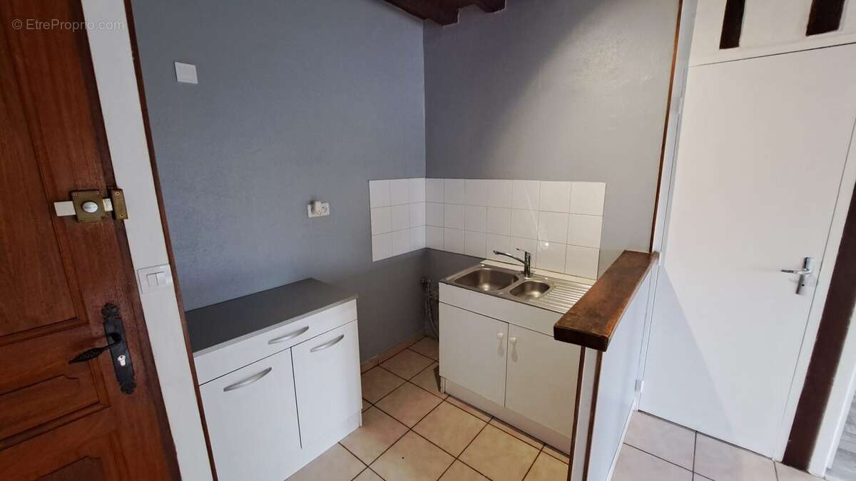 Appartement à FONTENAY-LES-BRIIS