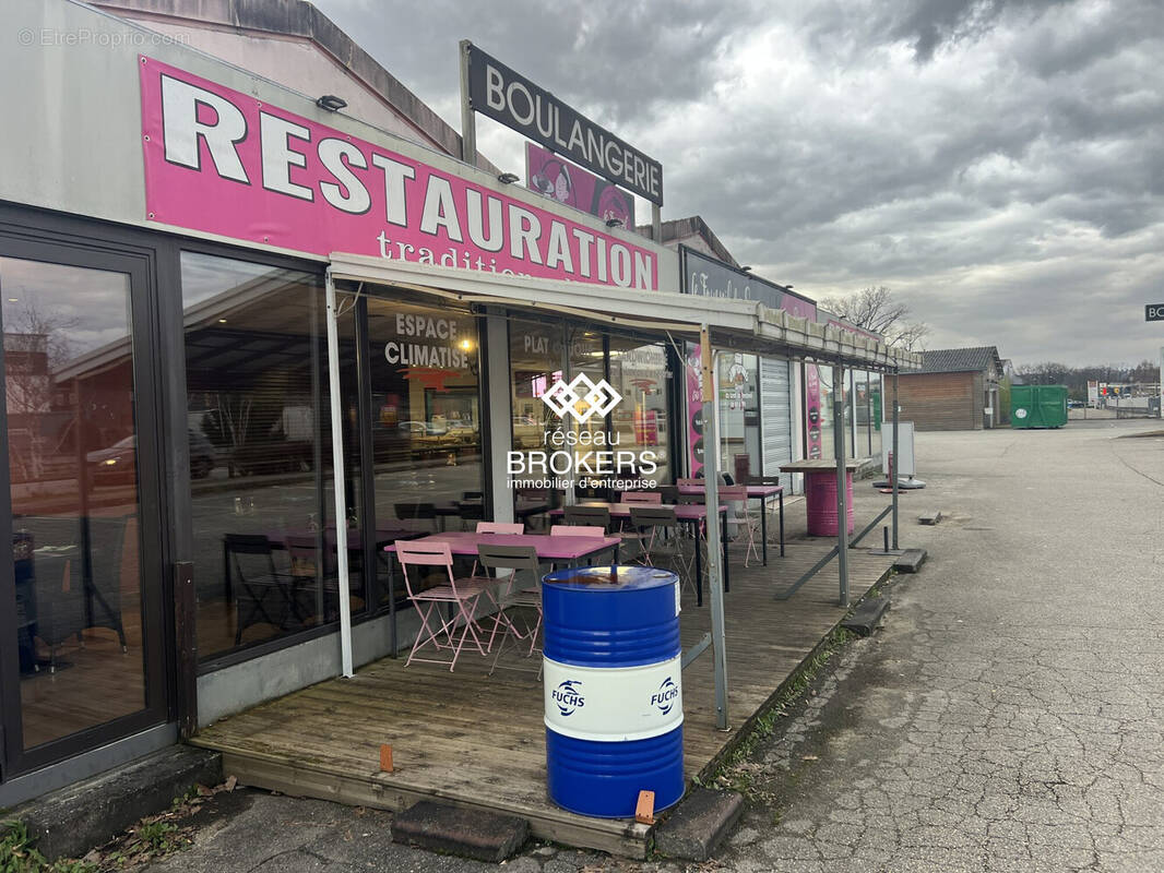 Commerce à MORESTEL
