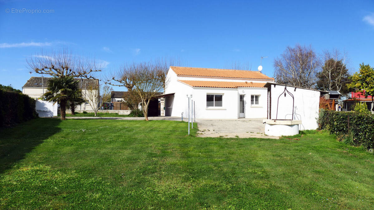 Maison à ECHILLAIS