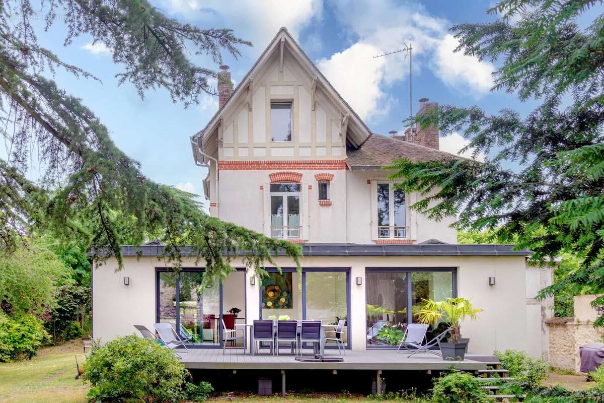 Maison à SAINT-MAUR-DES-FOSSES