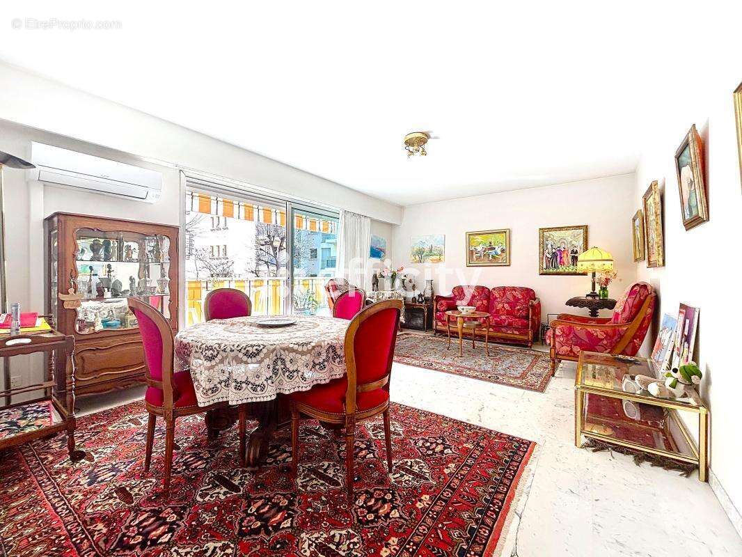 Appartement à LE CANNET