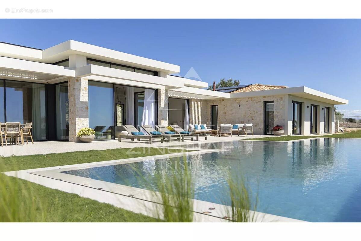 Maison à ROQUEFORT-LES-PINS