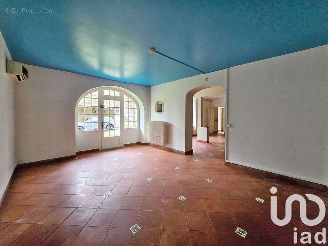Photo 5 - Maison à LAUDUN-L&#039;ARDOISE