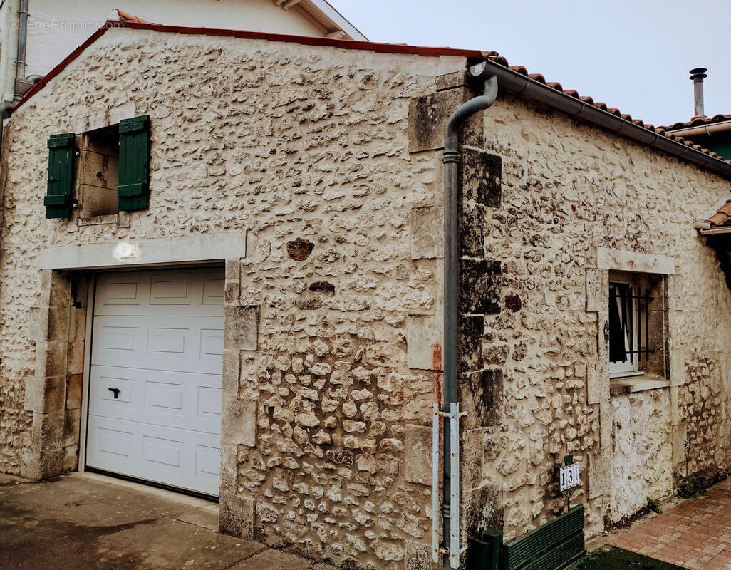 Parking à SAINT-GEORGES-DE-DIDONNE