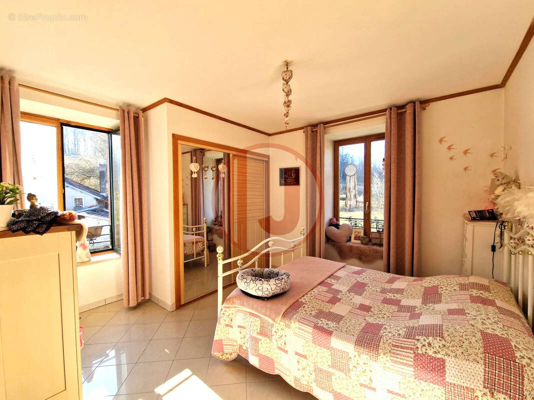 Appartement à DUNG