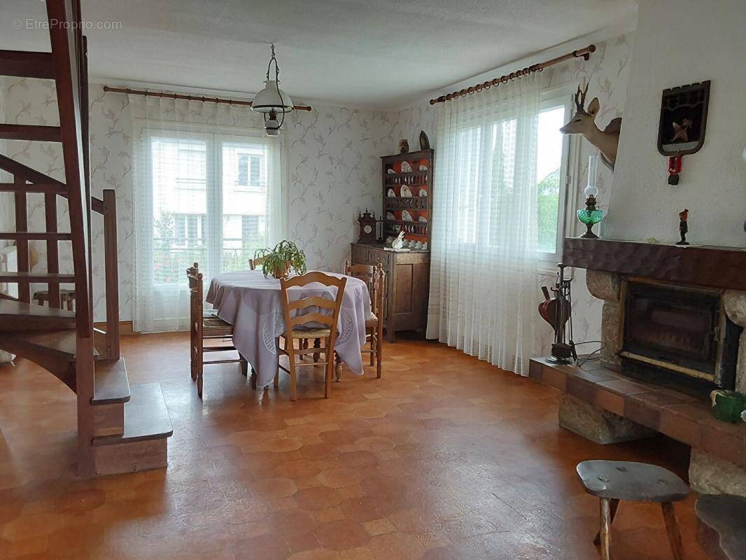Maison à CARHAIX-PLOUGUER