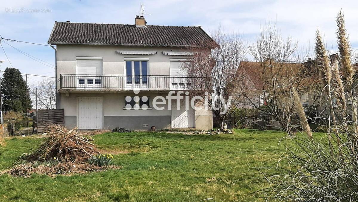 Maison à SAINT-JUNIEN