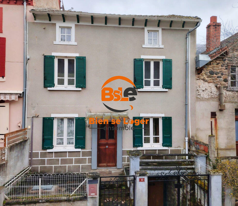 Maison à MOLOMPIZE