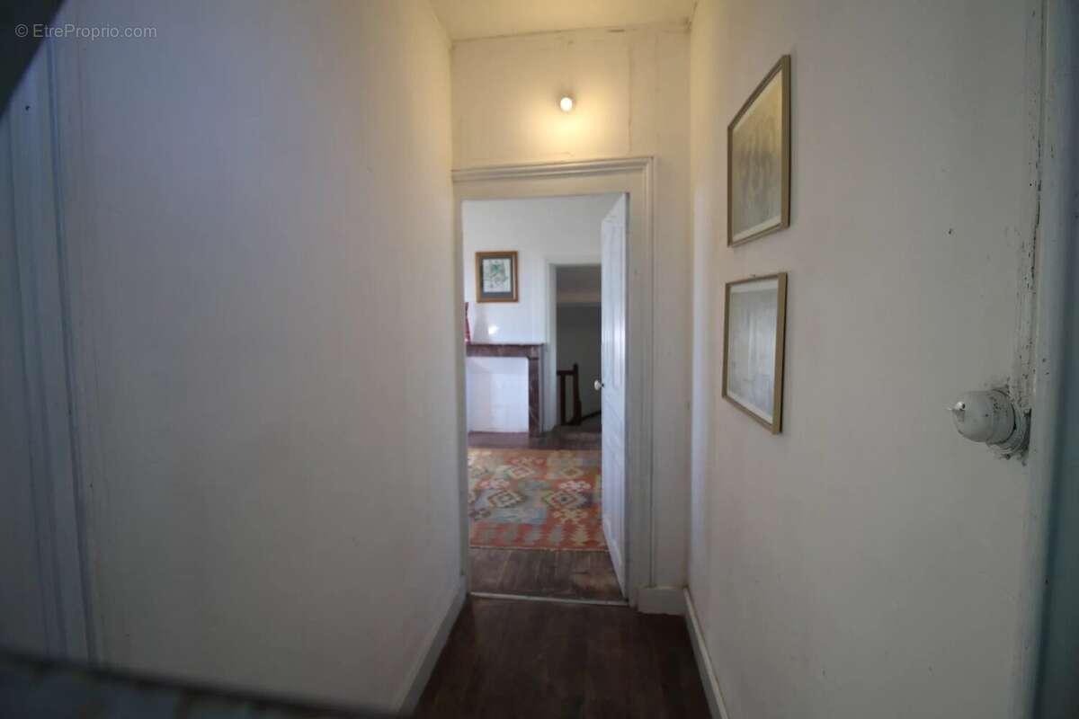 Appartement à SAINT-LEGER-SOUS-BEUVRAY