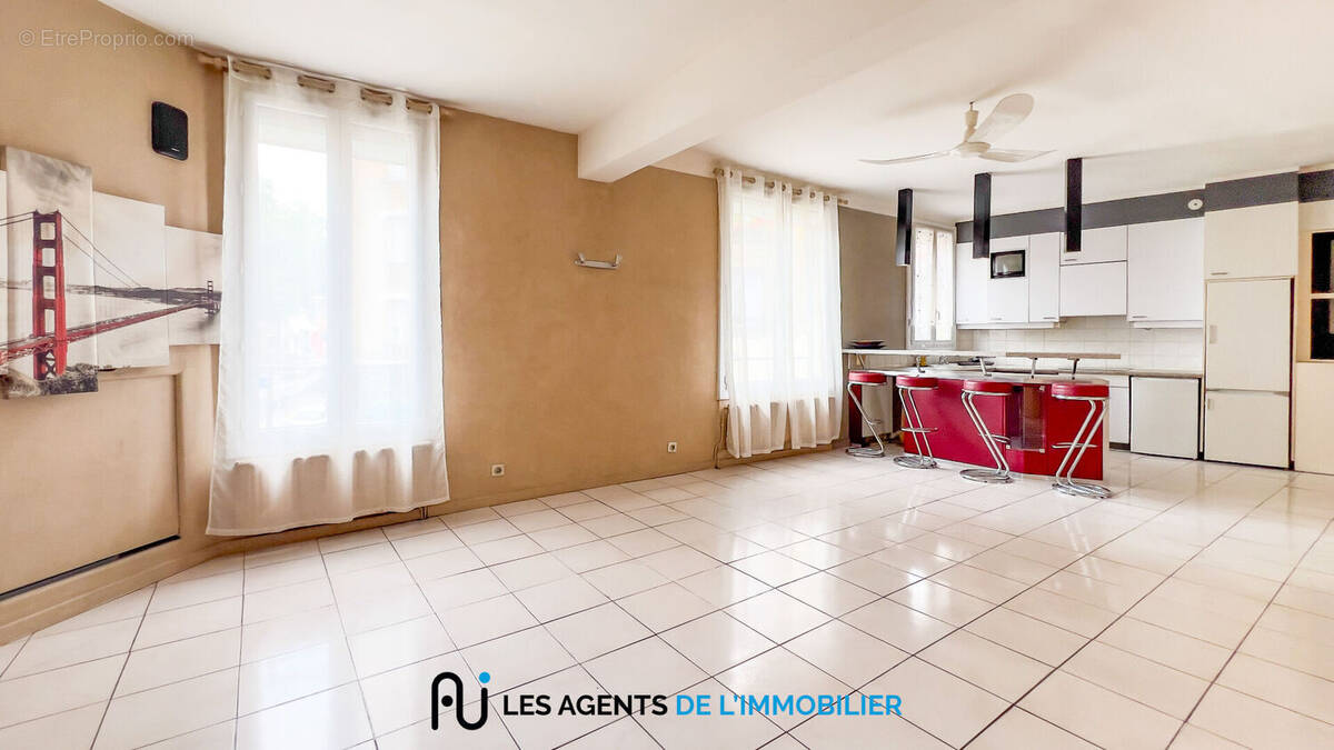 Appartement à NANTERRE