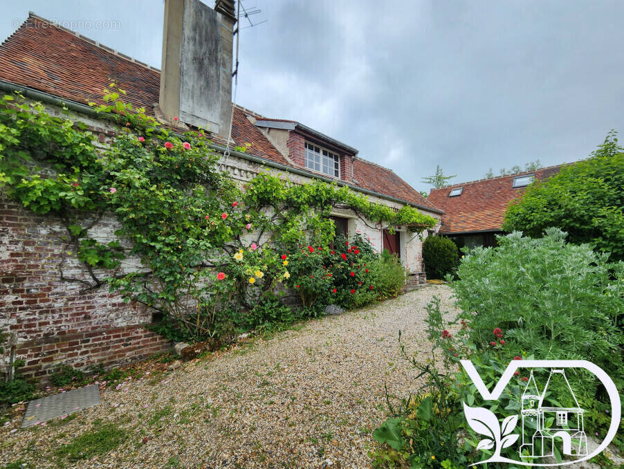 Maison à LA NEUVILLE-EN-HEZ