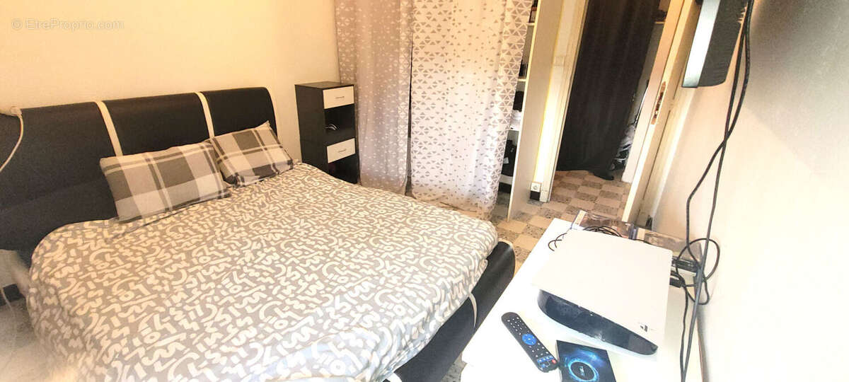 Appartement à ENTRAIGUES-SUR-LA-SORGUE