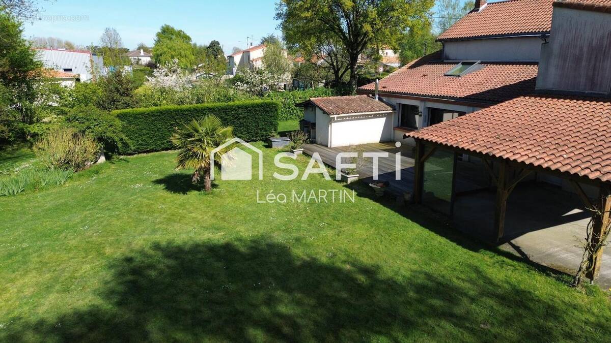 Photo 1 - Maison à BEGROLLES-EN-MAUGES