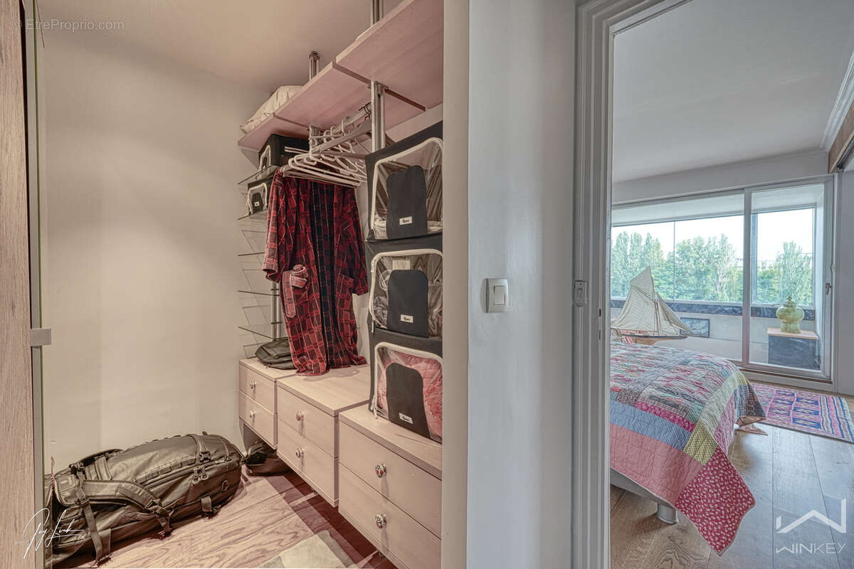 Appartement à COURBEVOIE