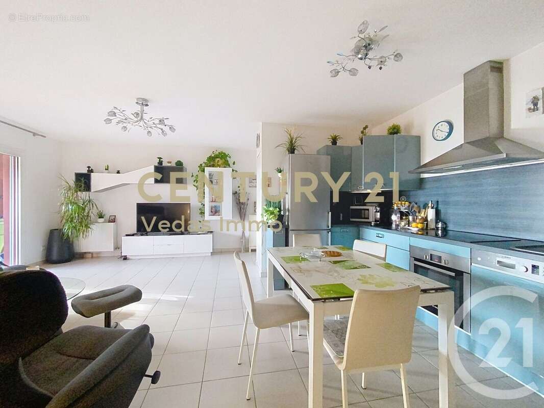 Appartement à JUVIGNAC