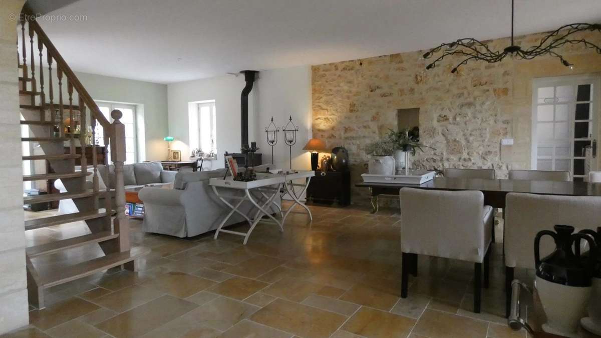 Maison à PRAYSSAC
