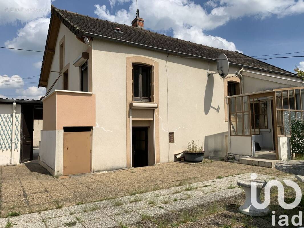 Photo 1 - Maison à MONTLUCON