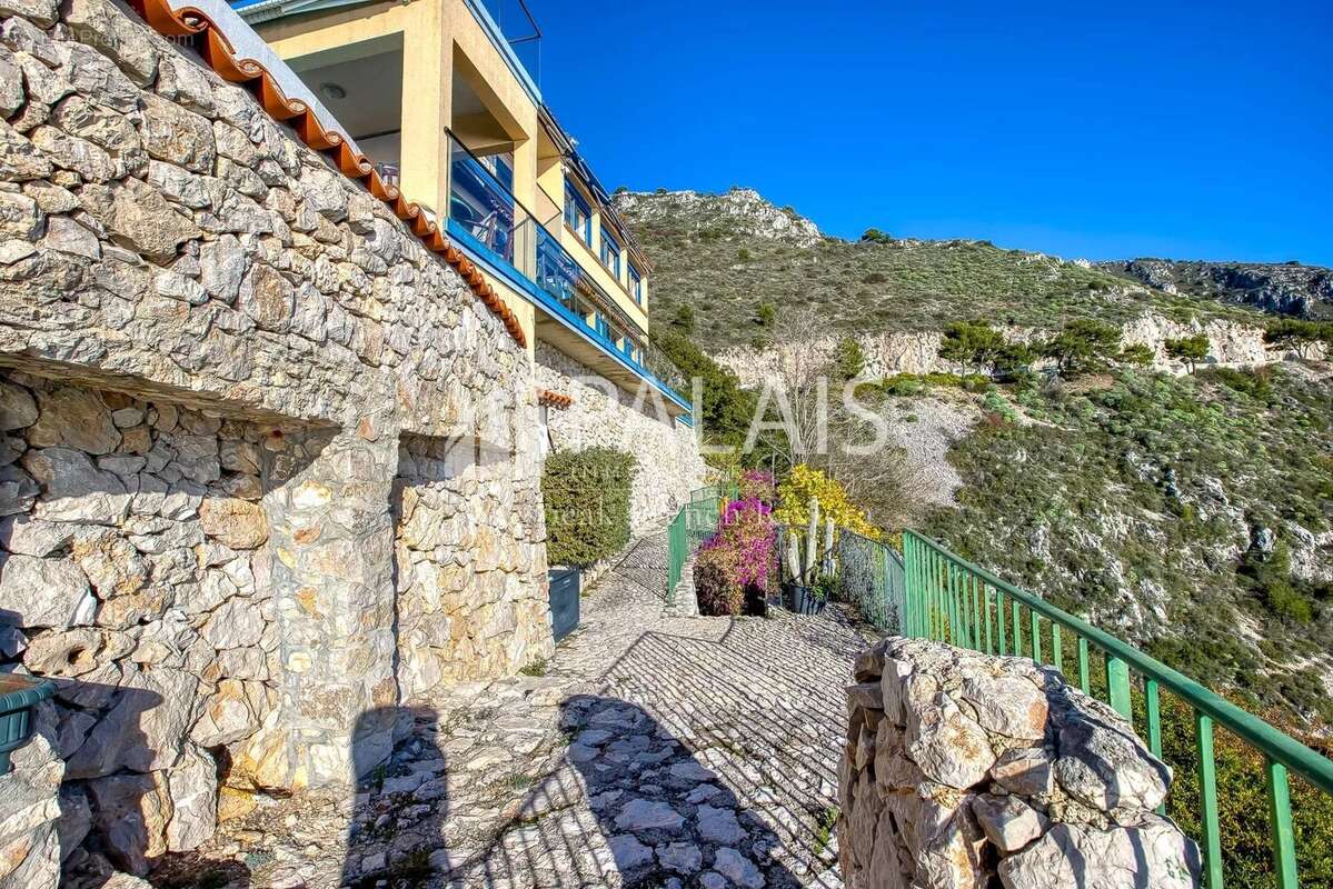 Maison à EZE