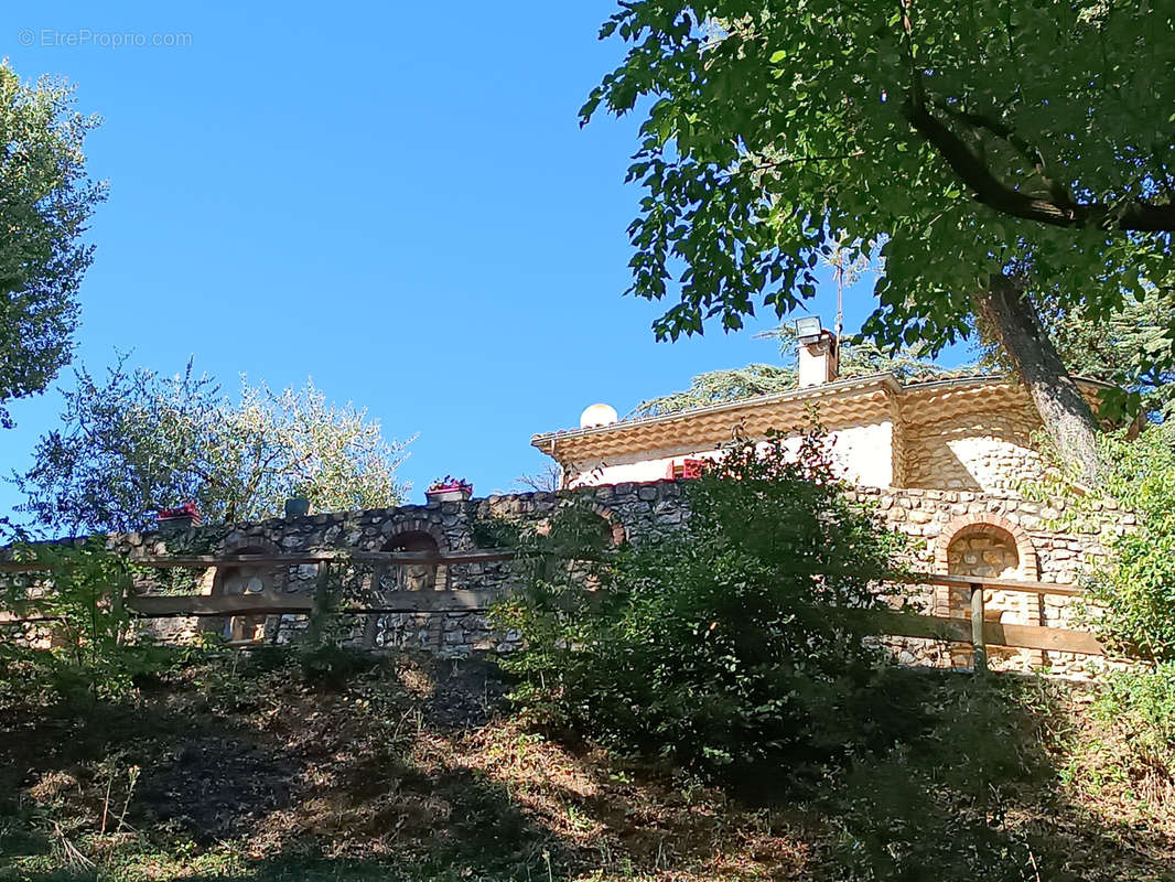 Maison à MIRMANDE