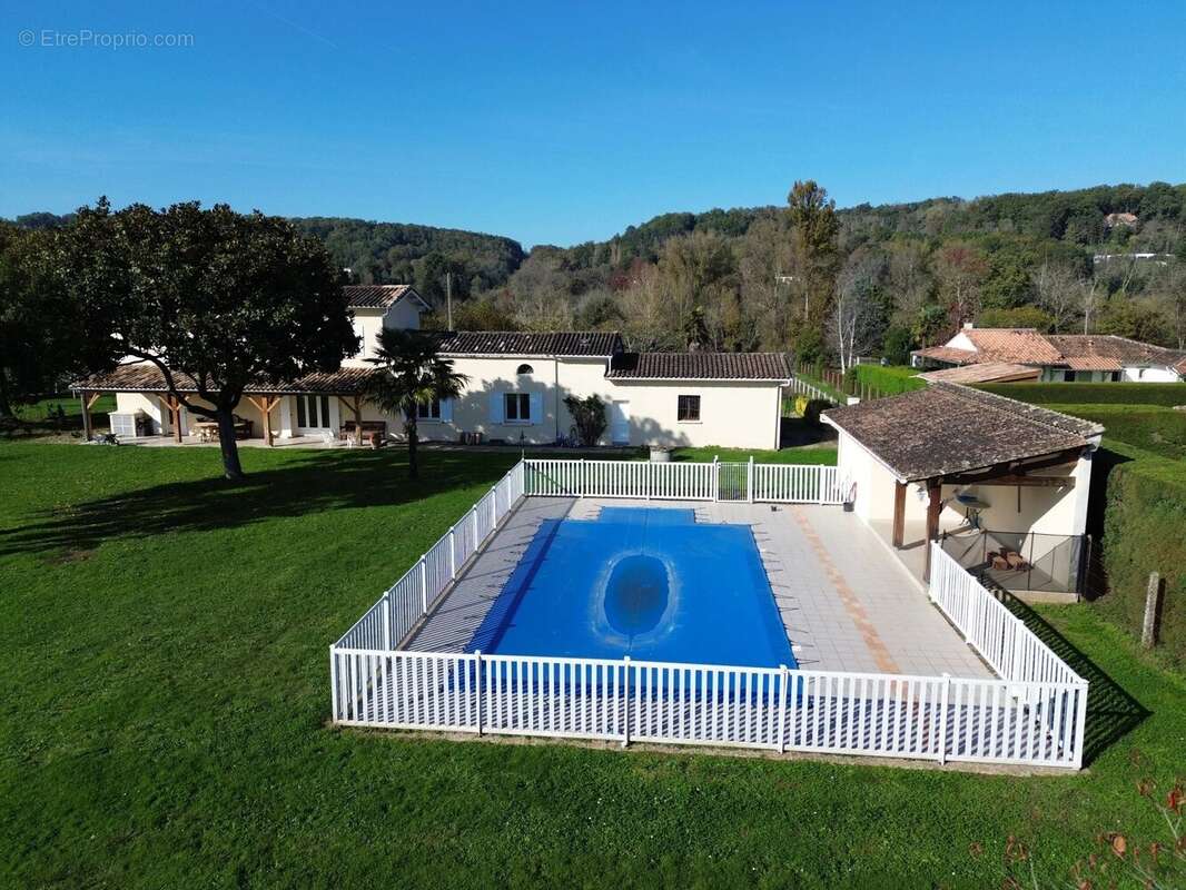 Maison à PINEUILH