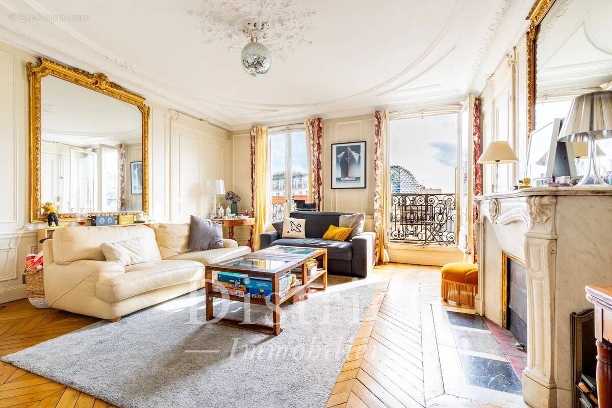 Appartement à PARIS-8E