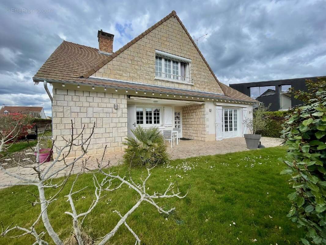 Maison à MILLY-LA-FORET
