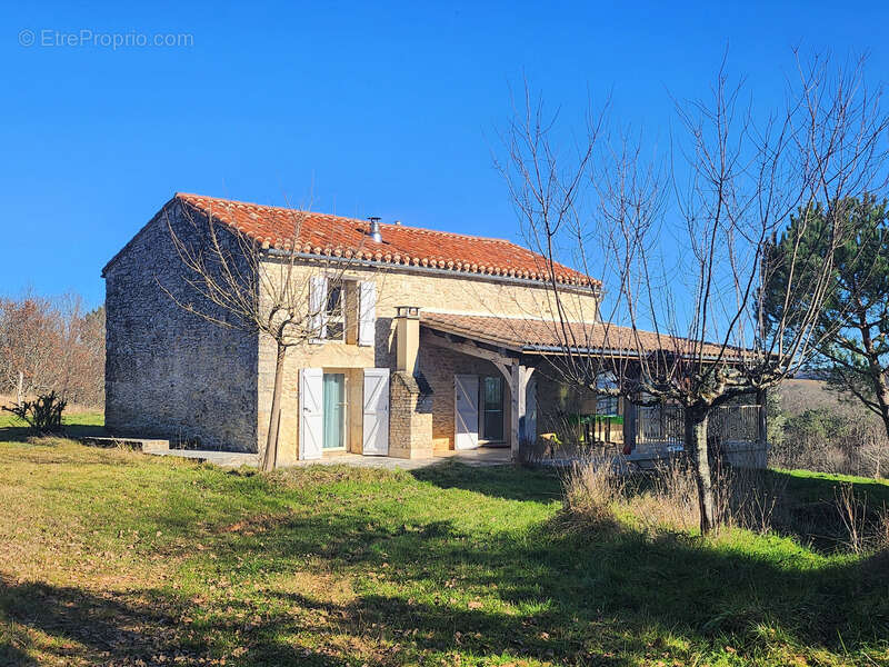 Maison à BLANQUEFORT-SUR-BRIOLANCE