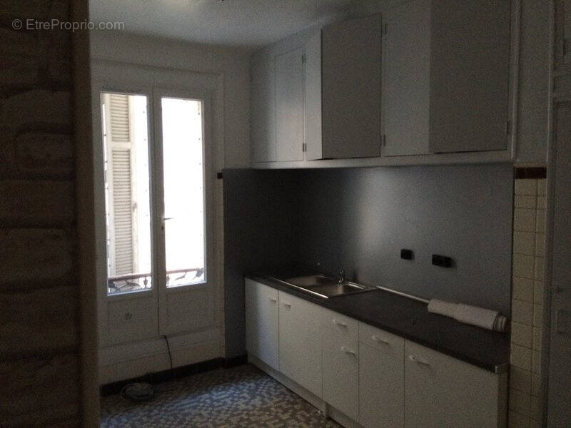 Appartement à MARSEILLE-5E