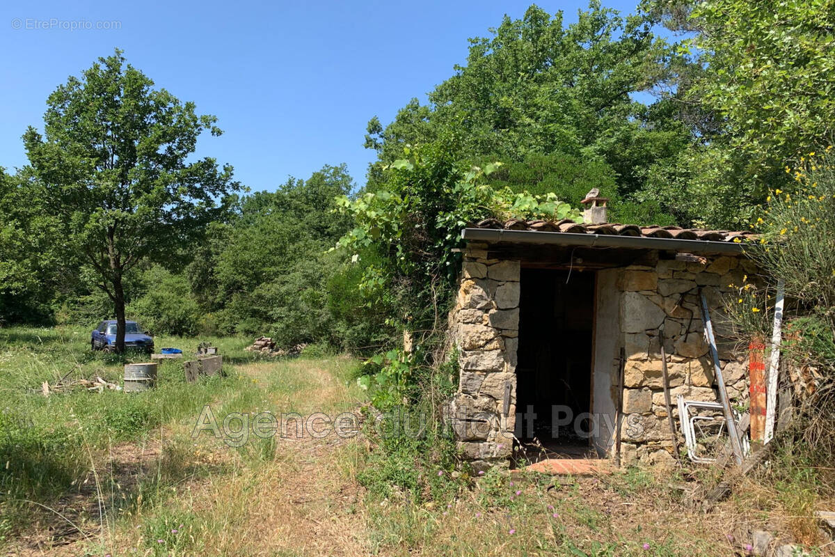 Terrain à SAINT-CEZAIRE-SUR-SIAGNE