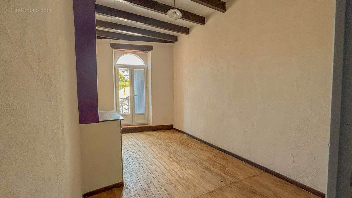 Maison à MONTAIGU-DE-QUERCY