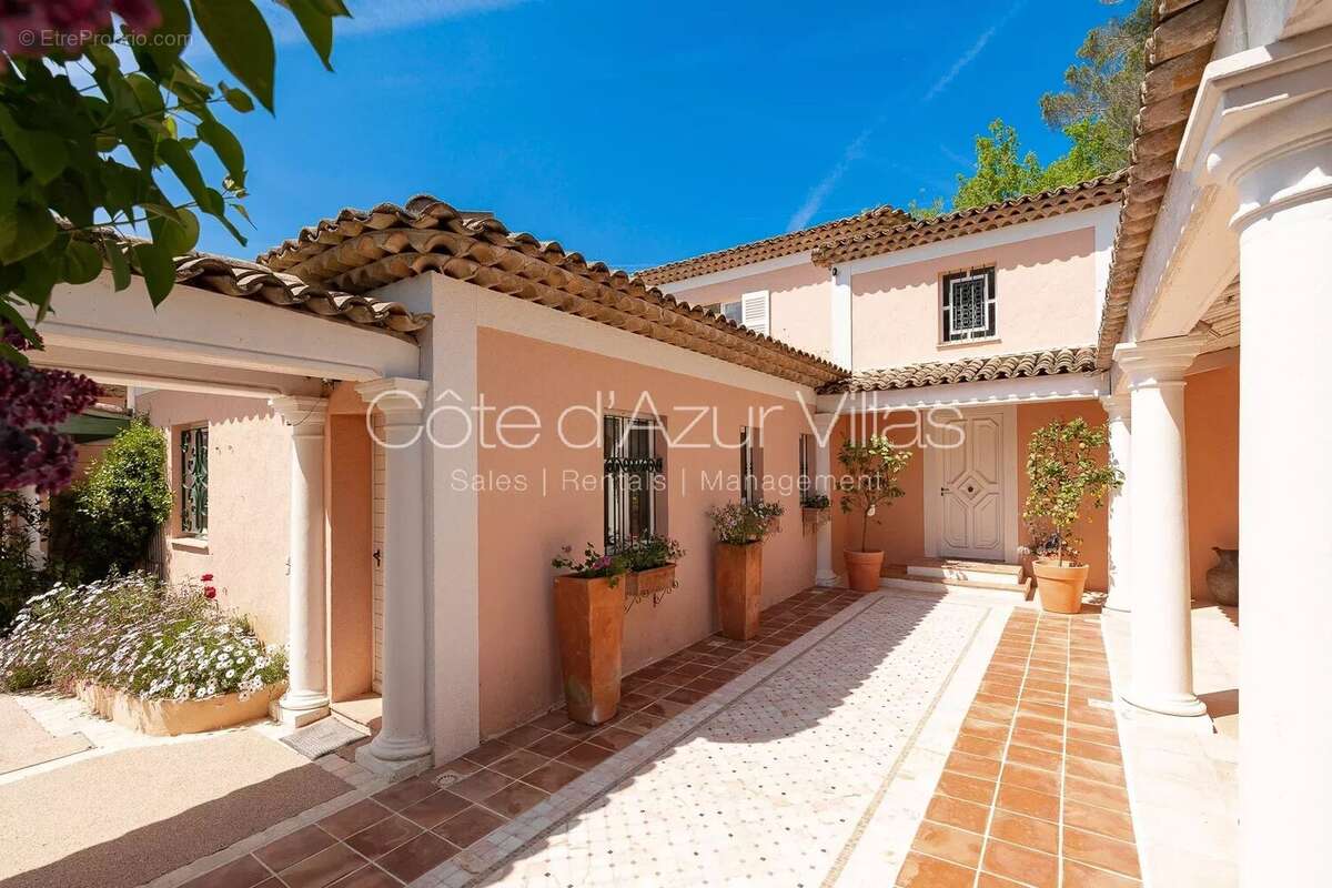 Maison à MOUGINS