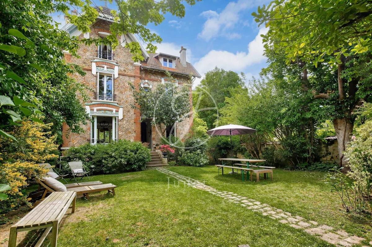 Maison à LE VESINET