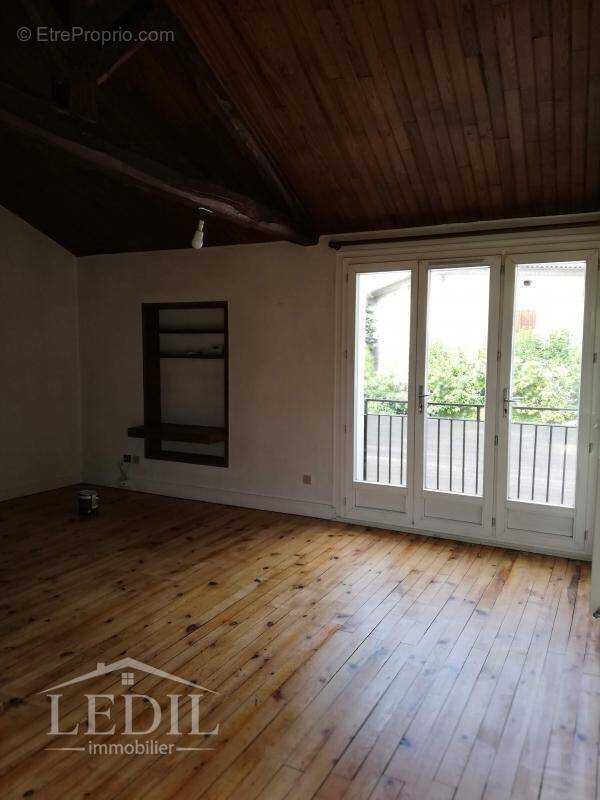 Appartement à LAYRAC