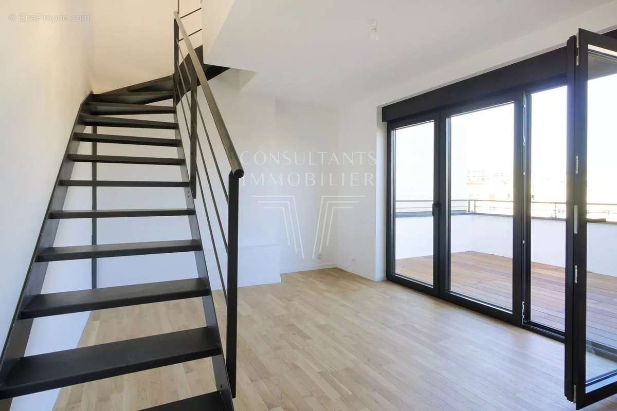 Appartement à PARIS-15E