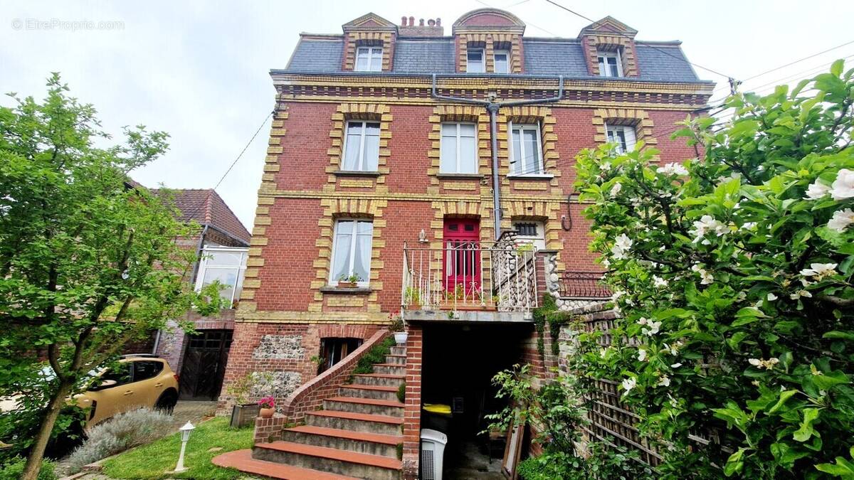 Maison à GREGES