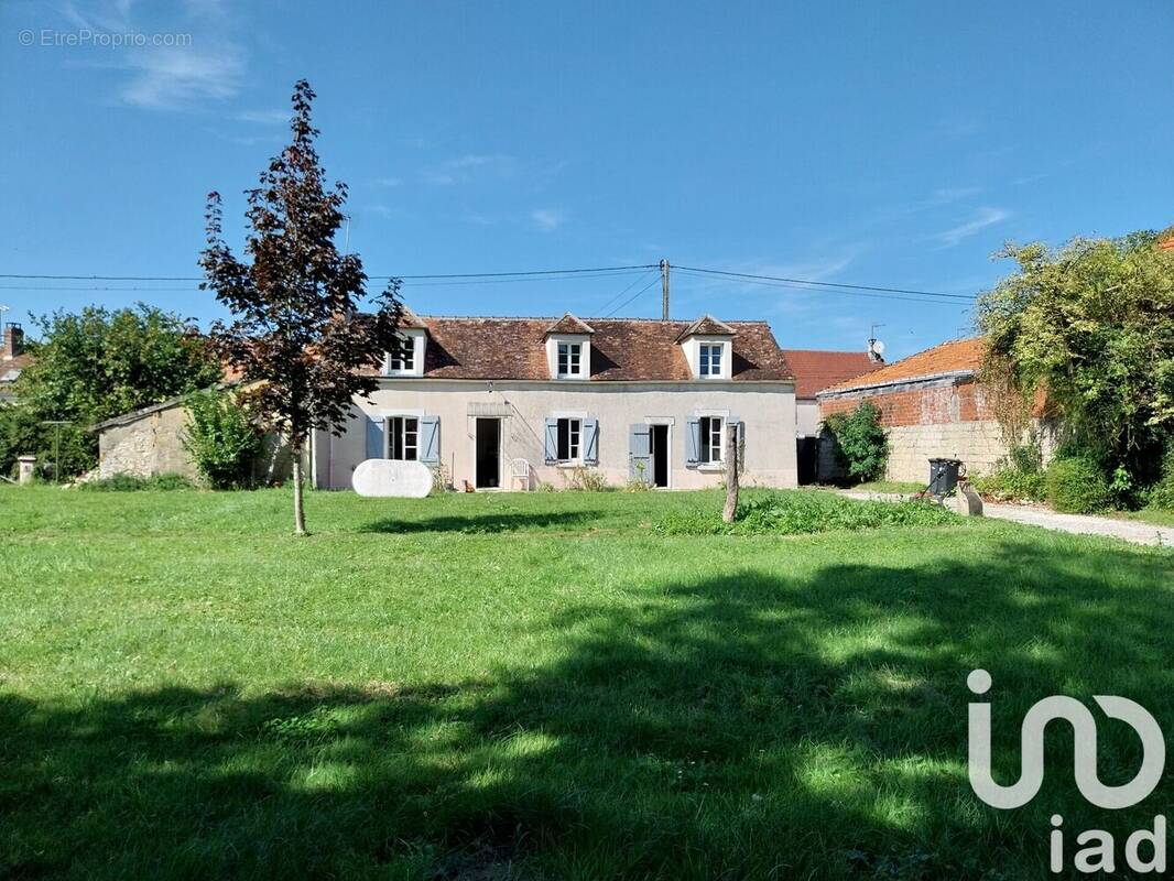 Photo 1 - Maison à JOUY-LE-CHATEL