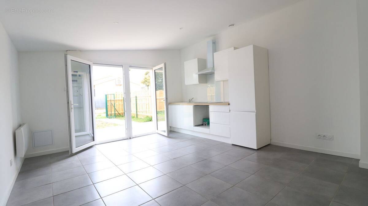 Appartement à SABLONS